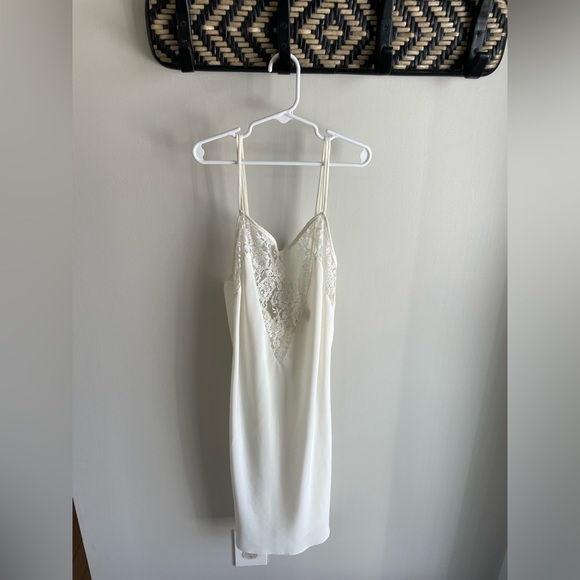 Victoria’s Secret Gold Label Vintage Lace Embroidered Slip - Off White - Small - Picture 5 of 12